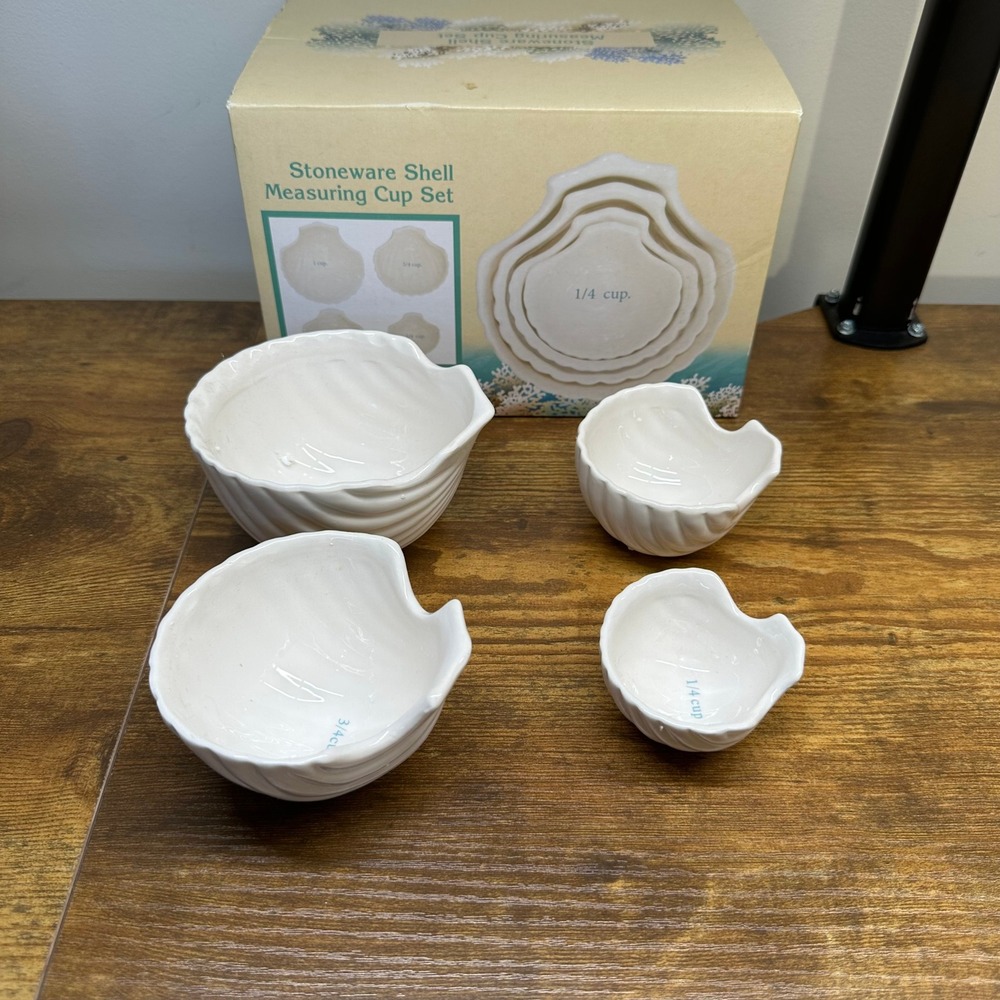 Cracker Barrel Stoneware Shell Measuring Cup Set White Coastal 4 Piece Nesting